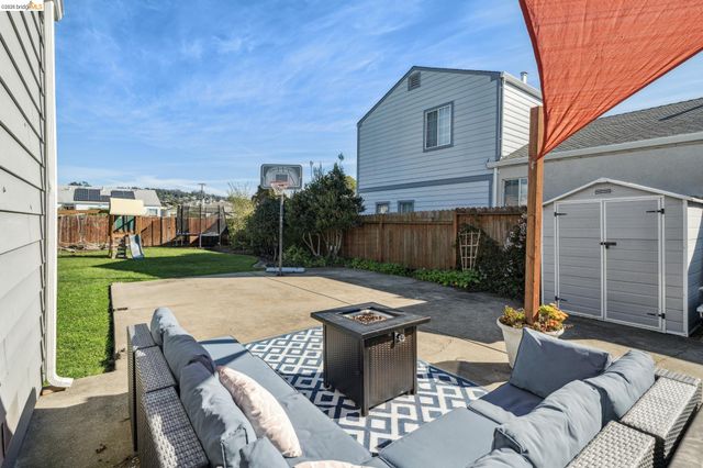 712 40Th St, Richmond, CA 94805
