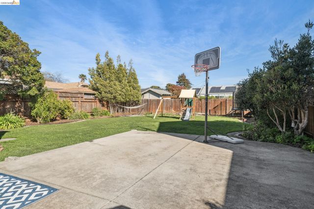 712 40Th St, Richmond, CA 94805