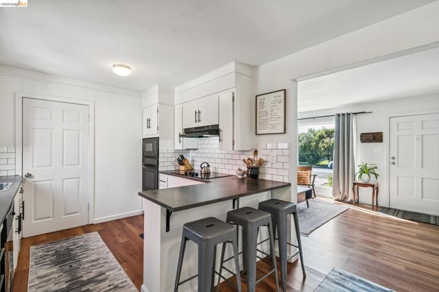 712 40Th St, Richmond, CA 94805