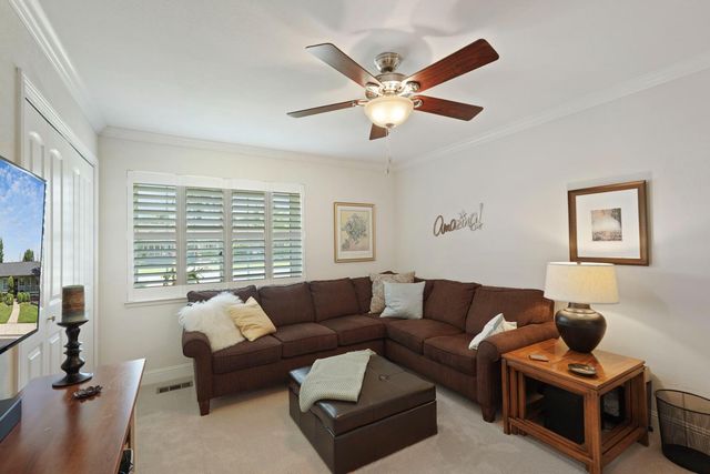 15 W Robinhood Dr, Stockton, CA 95207