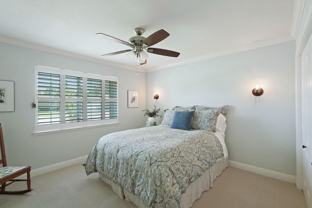 15 W Robinhood Dr, Stockton, CA 95207
