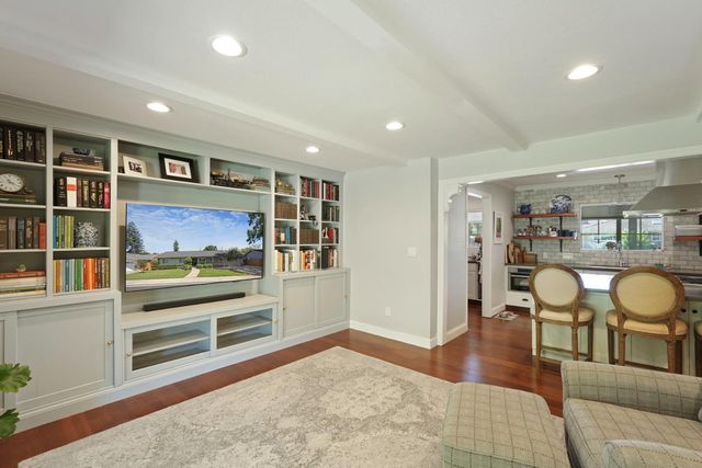 15 W Robinhood Dr, Stockton, CA 95207