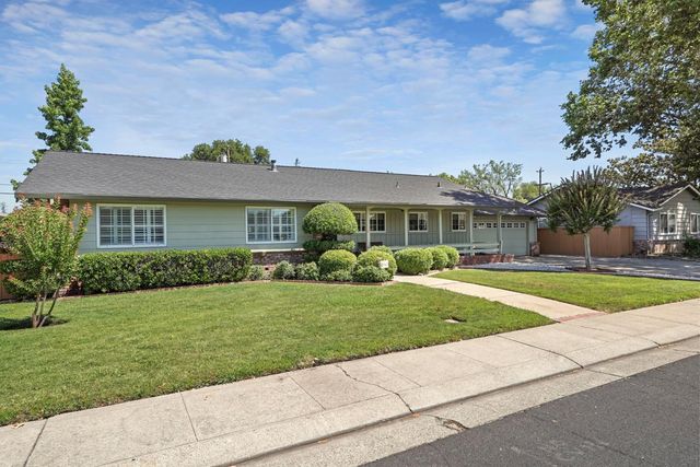 15 W Robinhood Dr, Stockton, CA 95207