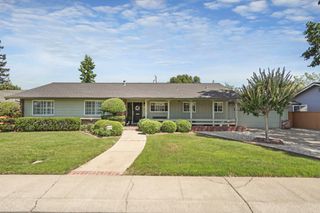 15 W Robinhood Dr, Stockton, CA 95207