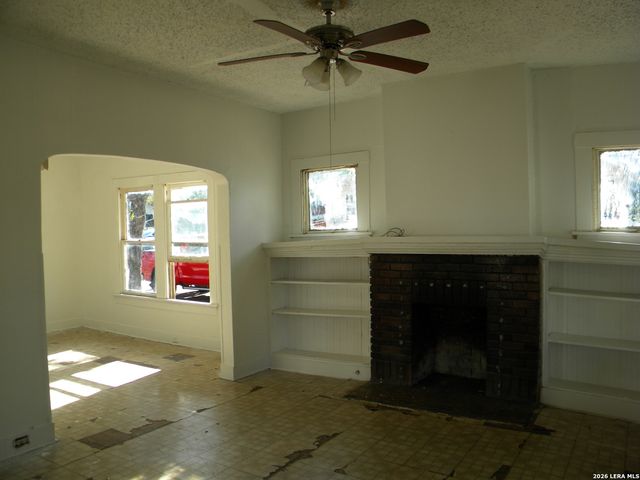 202 preston, San Antonio, TX 78210