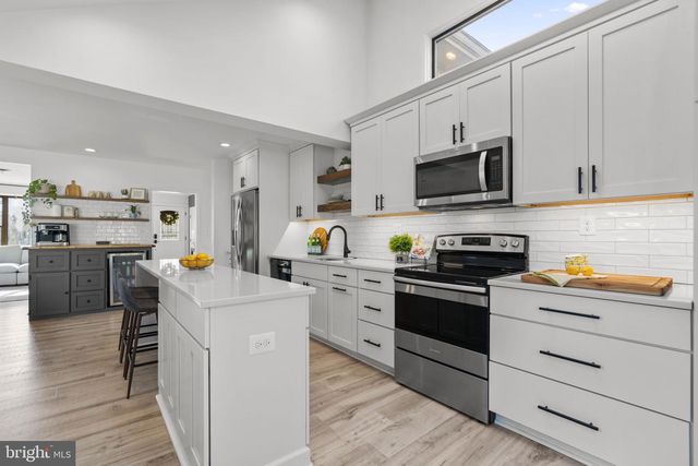 1918 LISMORE LN, Catonsville, MD 21228