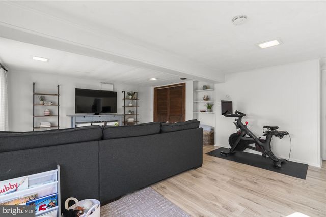 1918 LISMORE LN, Catonsville, MD 21228