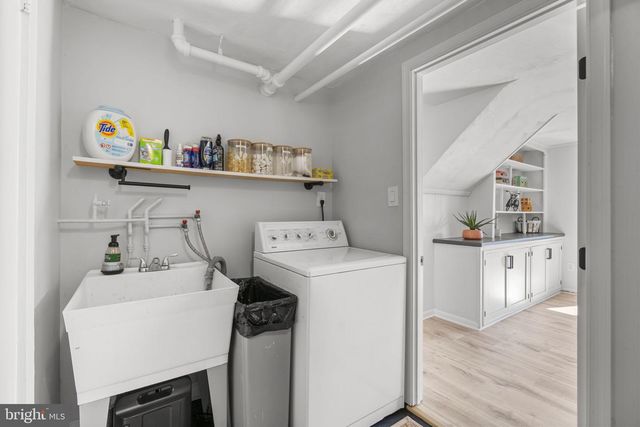 1918 LISMORE LN, Catonsville, MD 21228