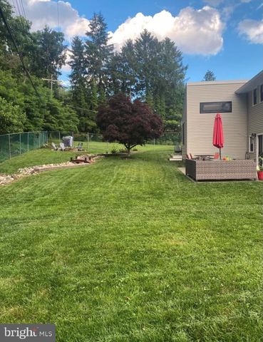 1918 LISMORE LN, Catonsville, MD 21228