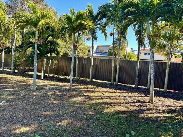 11741 NE 13th Ave, Miami, FL 33161