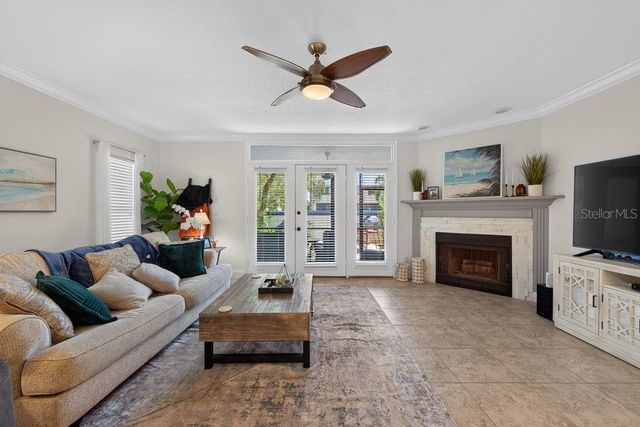 1672 WATERMARK CIRCLE NE, St Petersburg, FL 33702