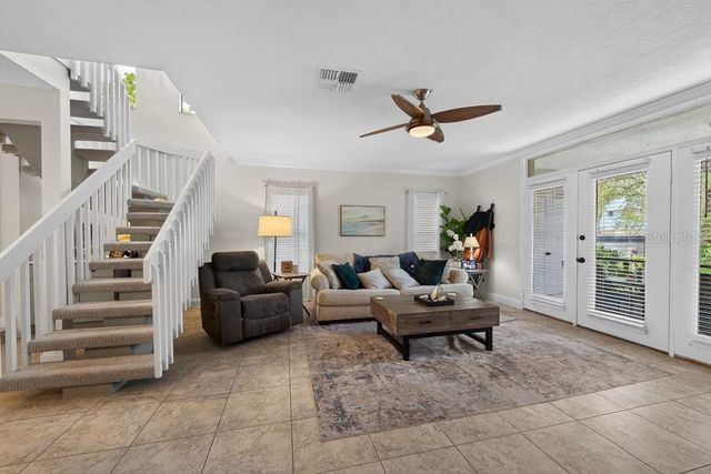 1672 WATERMARK CIRCLE NE, St Petersburg, FL 33702