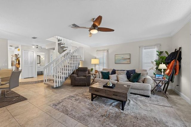 1672 WATERMARK CIRCLE NE, St Petersburg, FL 33702