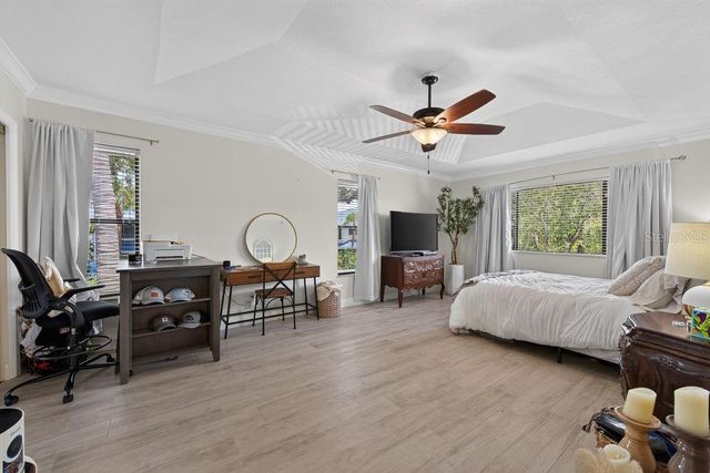 1672 WATERMARK CIRCLE NE, St Petersburg, FL 33702