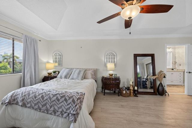 1672 WATERMARK CIRCLE NE, St Petersburg, FL 33702