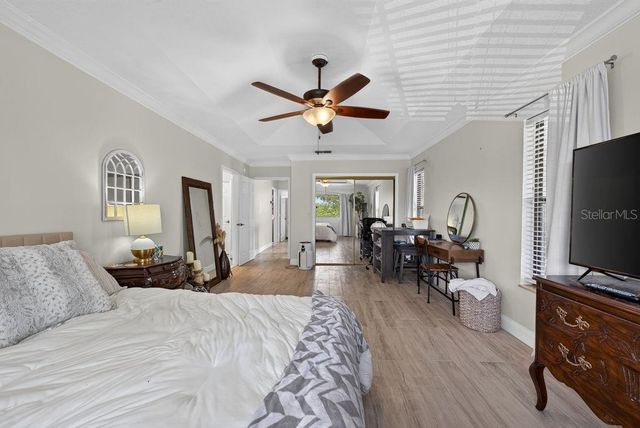 1672 WATERMARK CIRCLE NE, St Petersburg, FL 33702