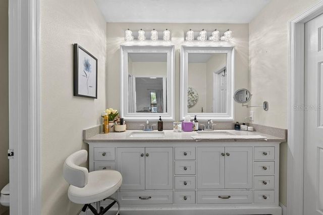 1672 WATERMARK CIRCLE NE, St Petersburg, FL 33702