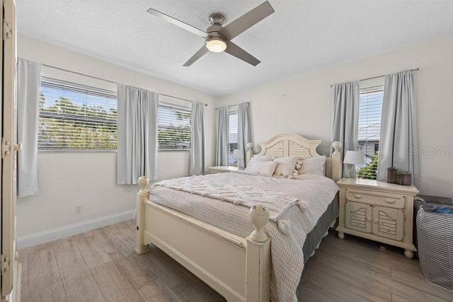 1672 WATERMARK CIRCLE NE, St Petersburg, FL 33702
