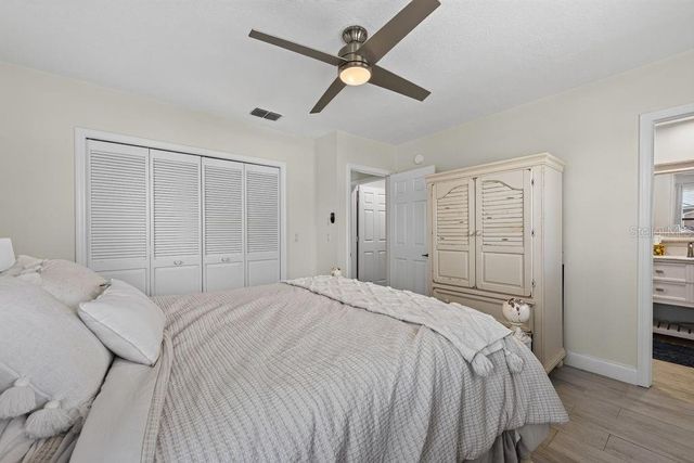 1672 WATERMARK CIRCLE NE, St Petersburg, FL 33702