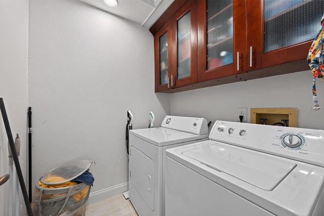 1672 WATERMARK CIRCLE NE, St Petersburg, FL 33702