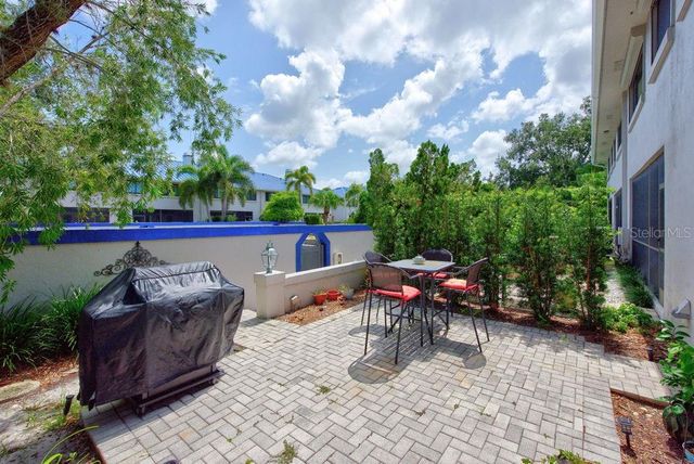 1672 WATERMARK CIRCLE NE, St Petersburg, FL 33702