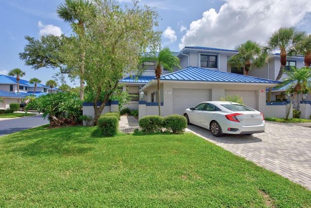 1672 WATERMARK CIRCLE NE, St Petersburg, FL 33702