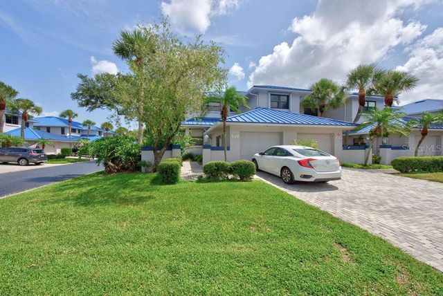 1672 WATERMARK CIRCLE NE, St Petersburg, FL 33702