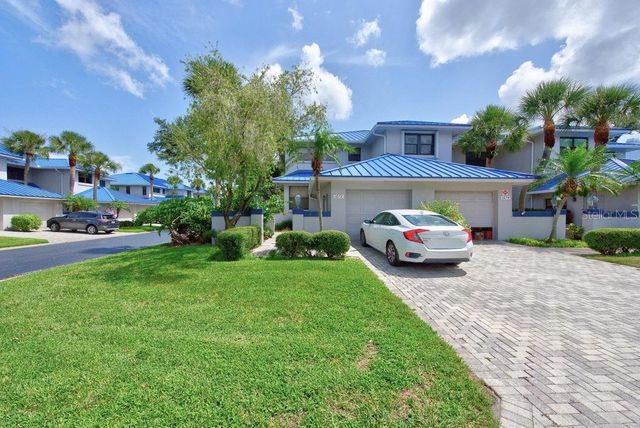 1672 WATERMARK CIRCLE NE, St Petersburg, FL 33702
