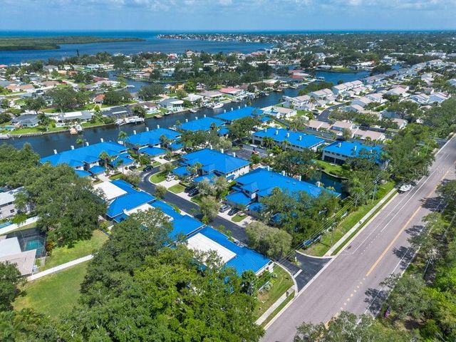 1672 WATERMARK CIRCLE NE, St Petersburg, FL 33702