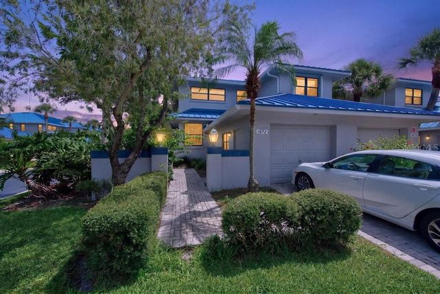 1672 WATERMARK CIRCLE NE, St Petersburg, FL 33702
