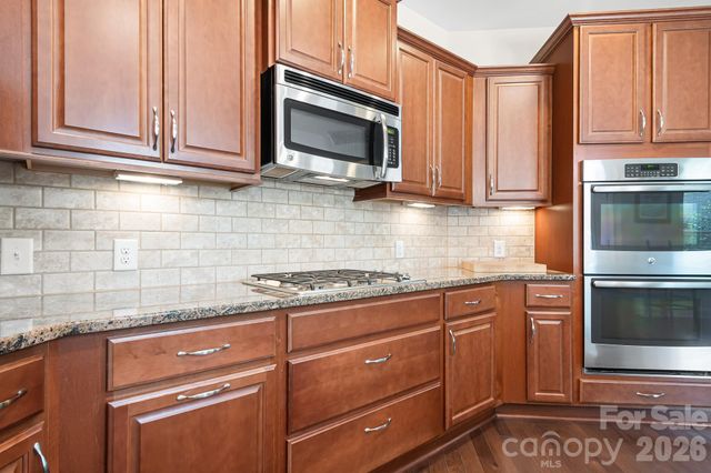 127 Brawley Point Circle, Mooresville, NC 28117