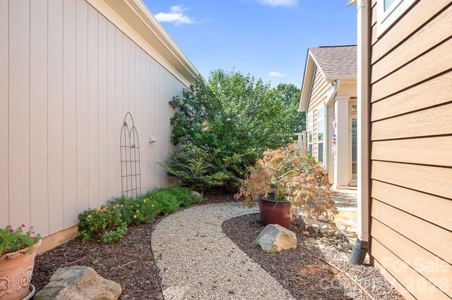 127 Brawley Point Circle, Mooresville, NC 28117
