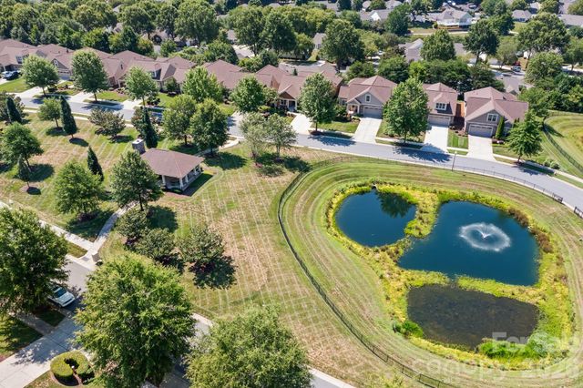 127 Brawley Point Circle, Mooresville, NC 28117