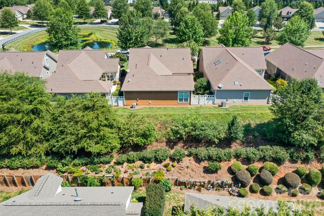 127 Brawley Point Circle, Mooresville, NC 28117