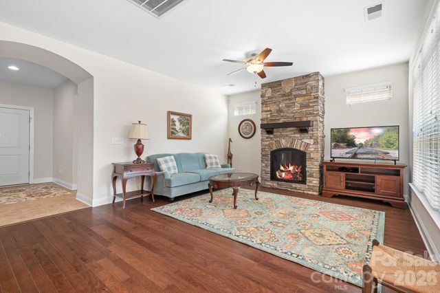127 Brawley Point Circle, Mooresville, NC 28117