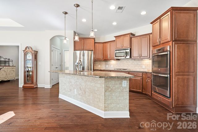 127 Brawley Point Circle, Mooresville, NC 28117