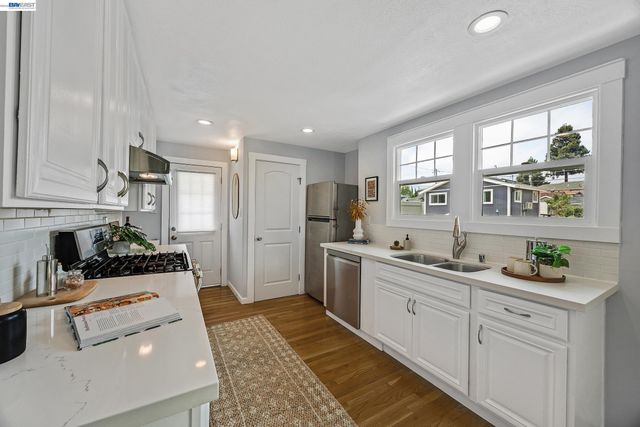 1401 Excelsior Ave, Oakland, CA 94602