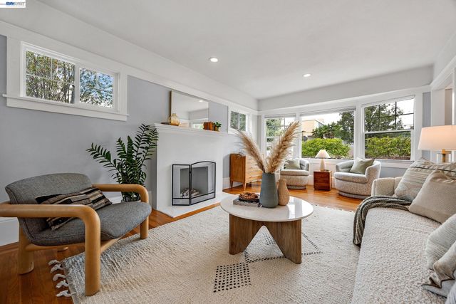 1401 Excelsior Ave, Oakland, CA 94602