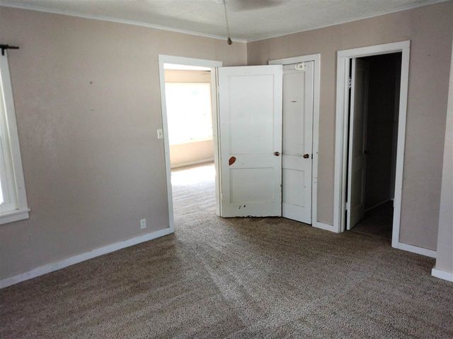 121 E Texas, Walters, OK 73572