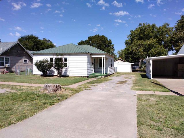 121 E Texas, Walters, OK 73572