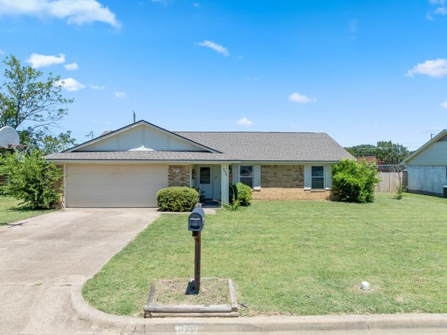 930 Vail Highlands Circle, Hewitt, TX 76643