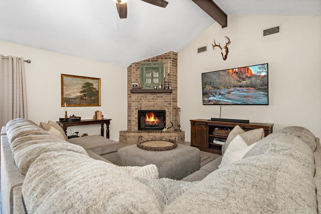 930 Vail Highlands Circle, Hewitt, TX 76643