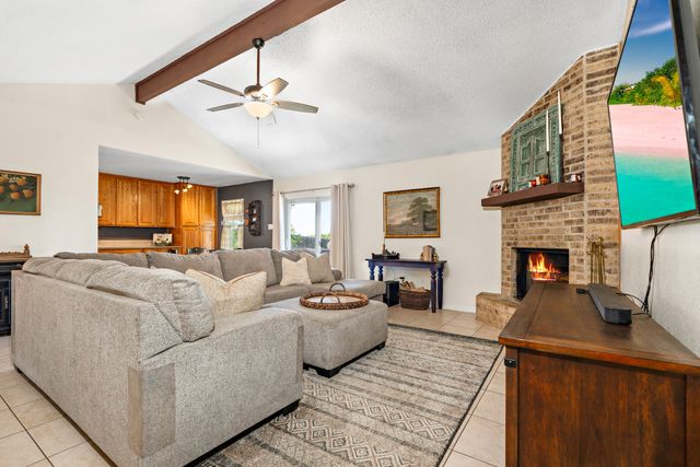 930 Vail Highlands Circle, Hewitt, TX 76643