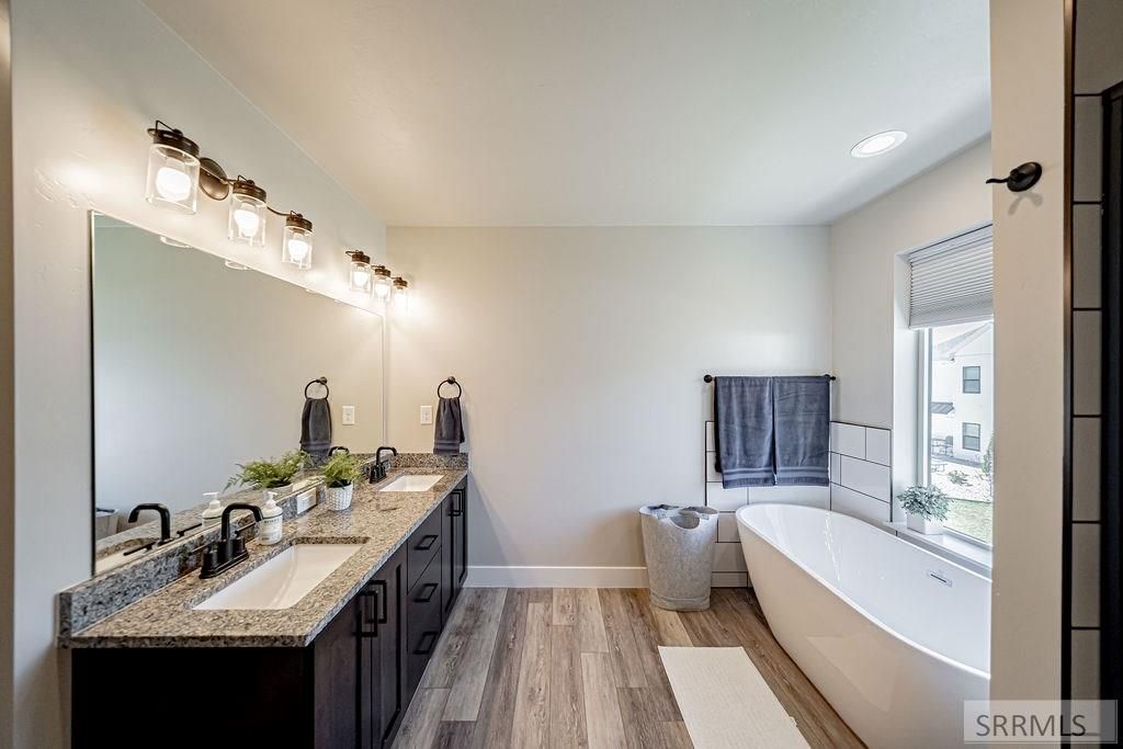 Image 17 of property listing at 1388 Remington Trail, Ammon, ID 83406