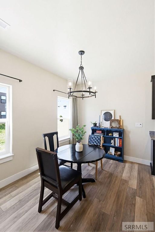 Image 5 of property listing at 1388 Remington Trail, Ammon, ID 83406