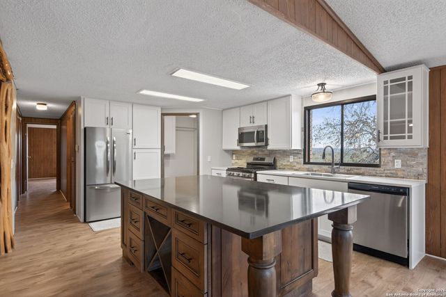 1560 Coal Kiln, Medina, TX 78055