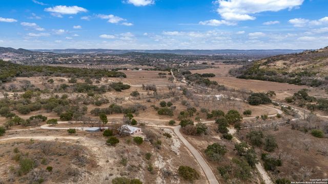 1560 Coal Kiln, Medina, TX 78055