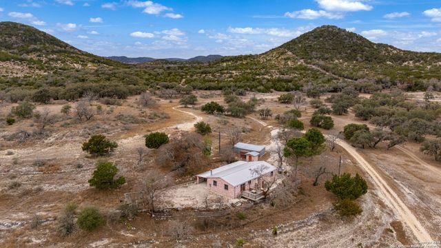 1560 Coal Kiln, Medina, TX 78055