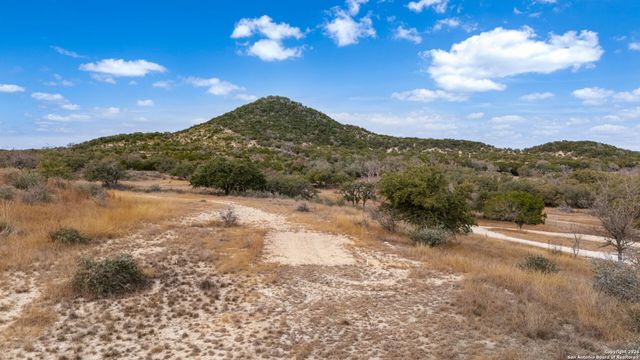 1560 Coal Kiln, Medina, TX 78055