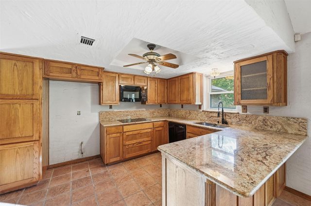 6405 W Red Bird Lane, Dallas, TX 75236